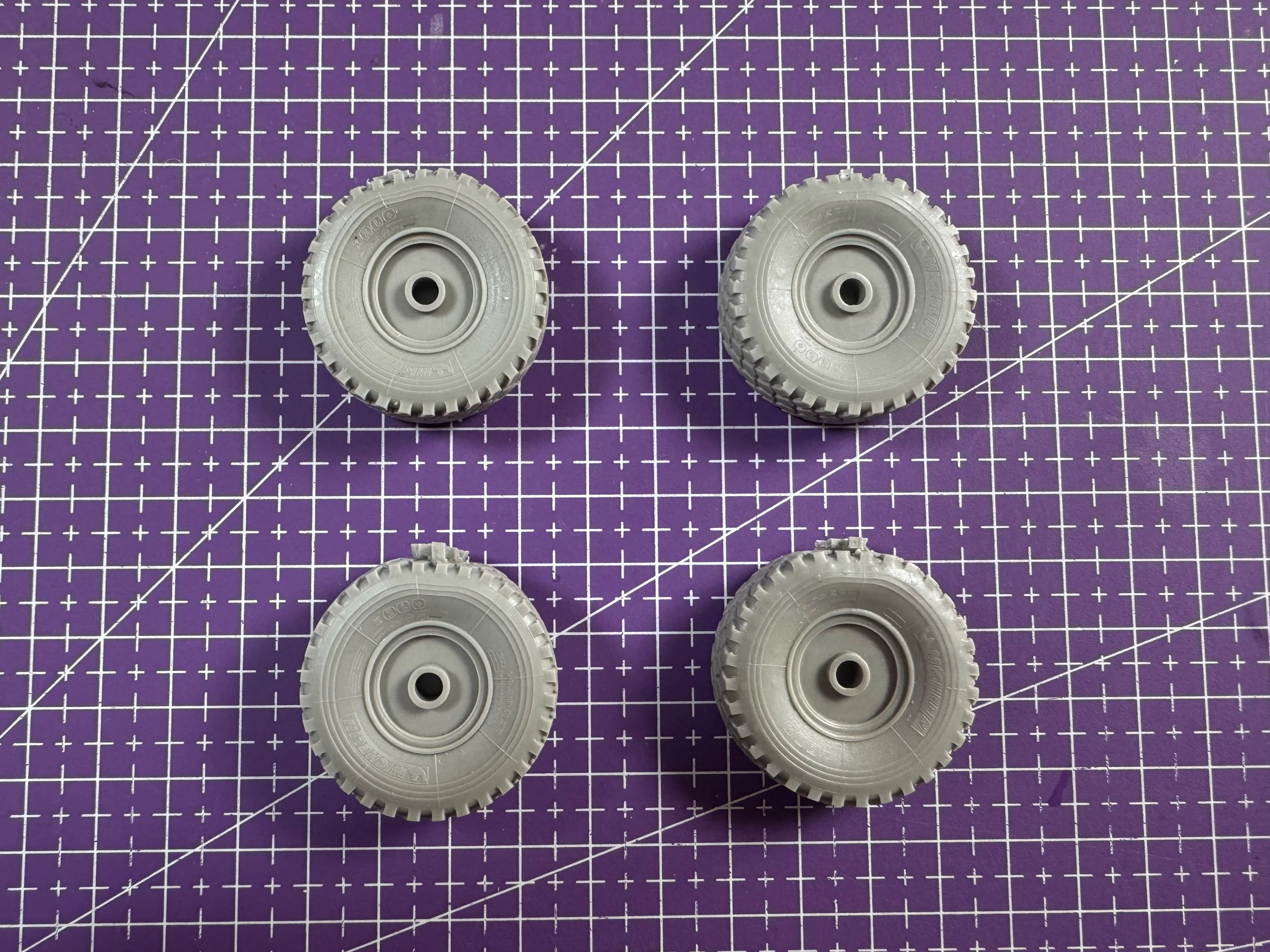 Kit di montaggio modello in resina pressofusa 1:35, GK, ruota in resina, non verniciato, è necessario assemblato (Typhoon K4386VDV)