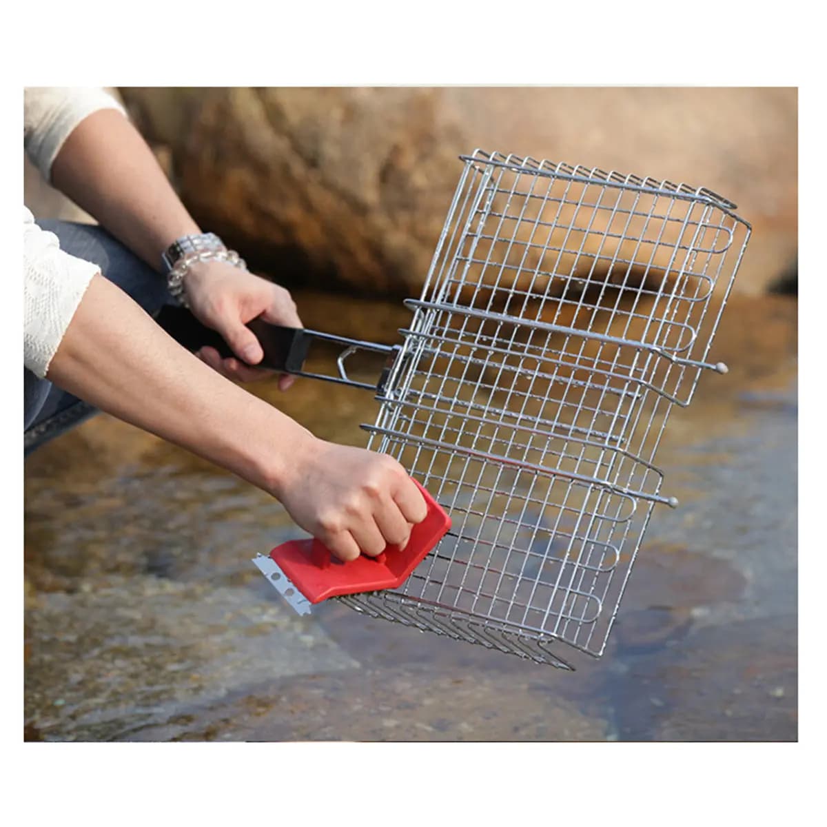 Professional 2 in 1 Bbq Grill Scraper and Bristle Brush for All Grill Types Effortless Cleaning Without Surface Damage Pan Brush