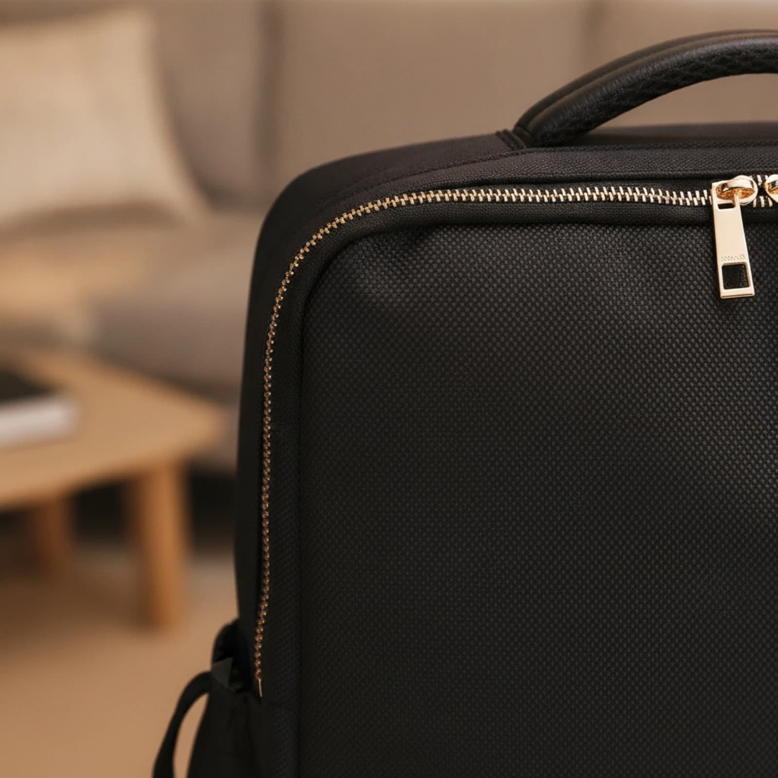 Hairdresser Tool Backpack Organized Backpack with Side Pocket Barber Tool Bag Travel-Friendly Hairdresser Organizer Bag