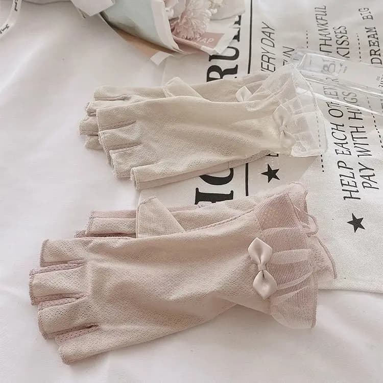 Sunscreen Gloves Half-finger Lightweight Summer Style—ideal Driving Made of Cooling Ice Silk with Lace Trim Non-slip Breathable