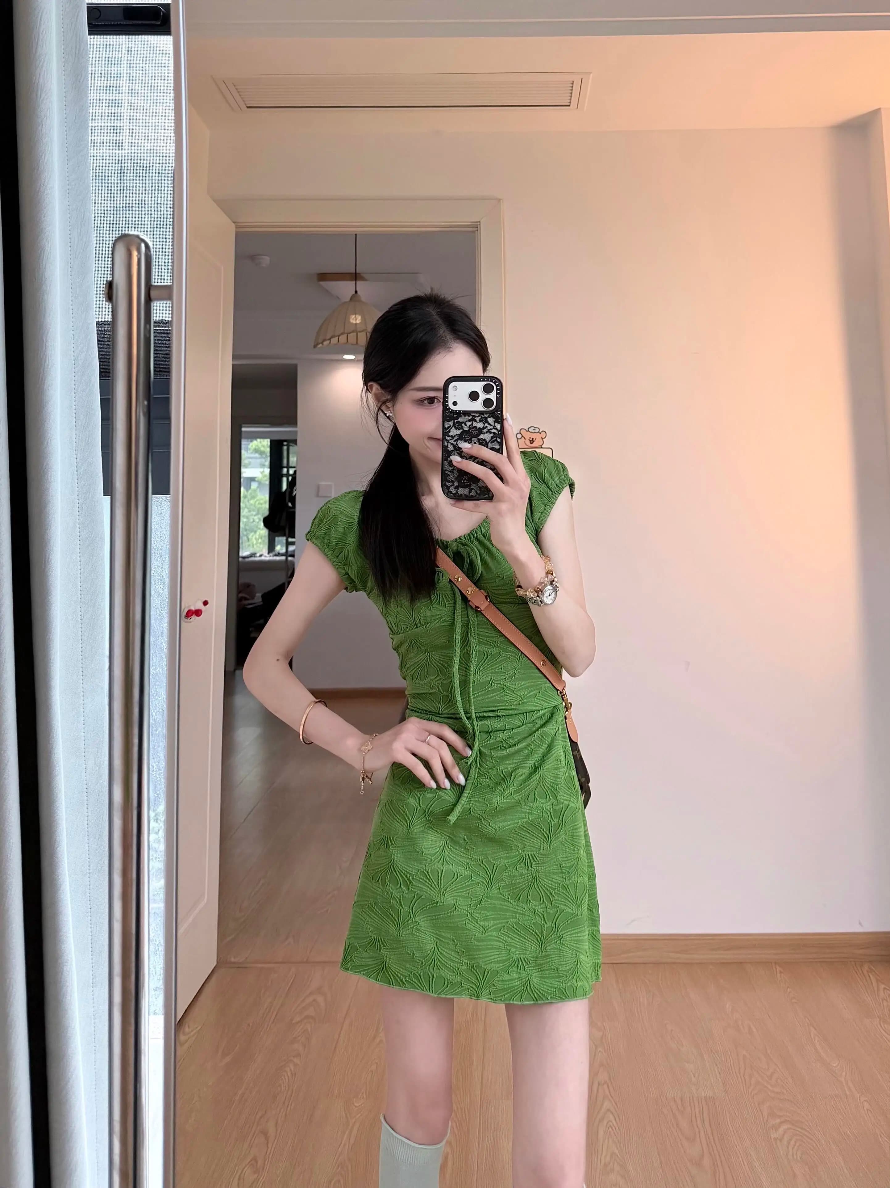 Green Bubble Sleeve Dress Women's Fashionable Slim Fit Short Skirt Summer Versatile Belted Dress Sweet Style A-Line Silhouette