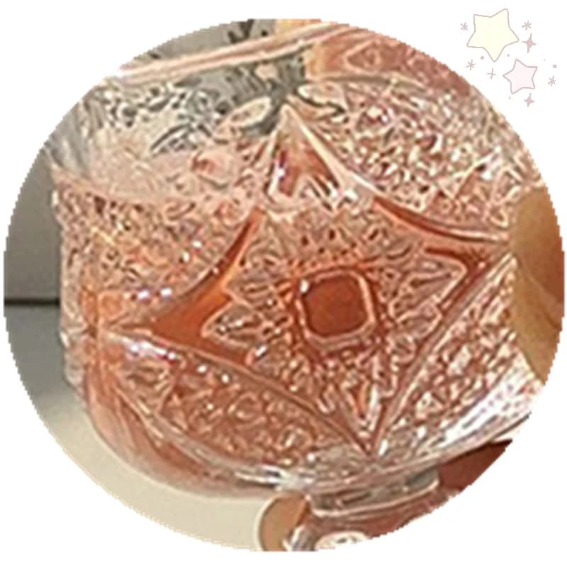 Calice piccolo con tazza di vetro inciso in stile coreano con stelo corto per bicchieri di design in rilievo con liquore di sake Soju