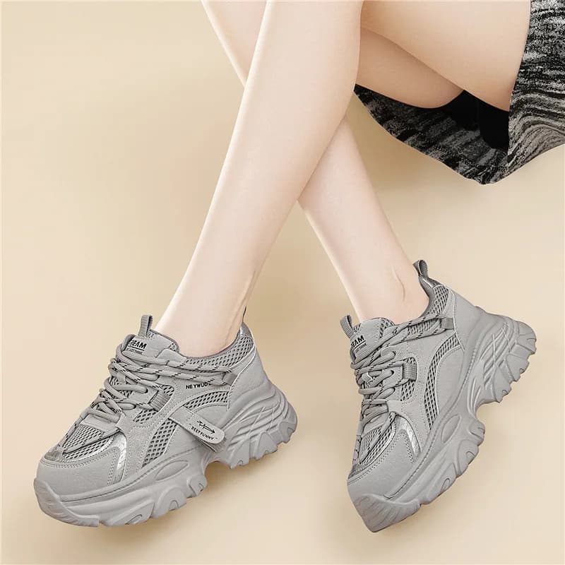Sneakers da Donna Grigie con Plateau Chunky, Punta Rotonda, in Microfibra e Rete, con Lacci, Traspiranti e Comode, Scarpe Casual con Rialzo