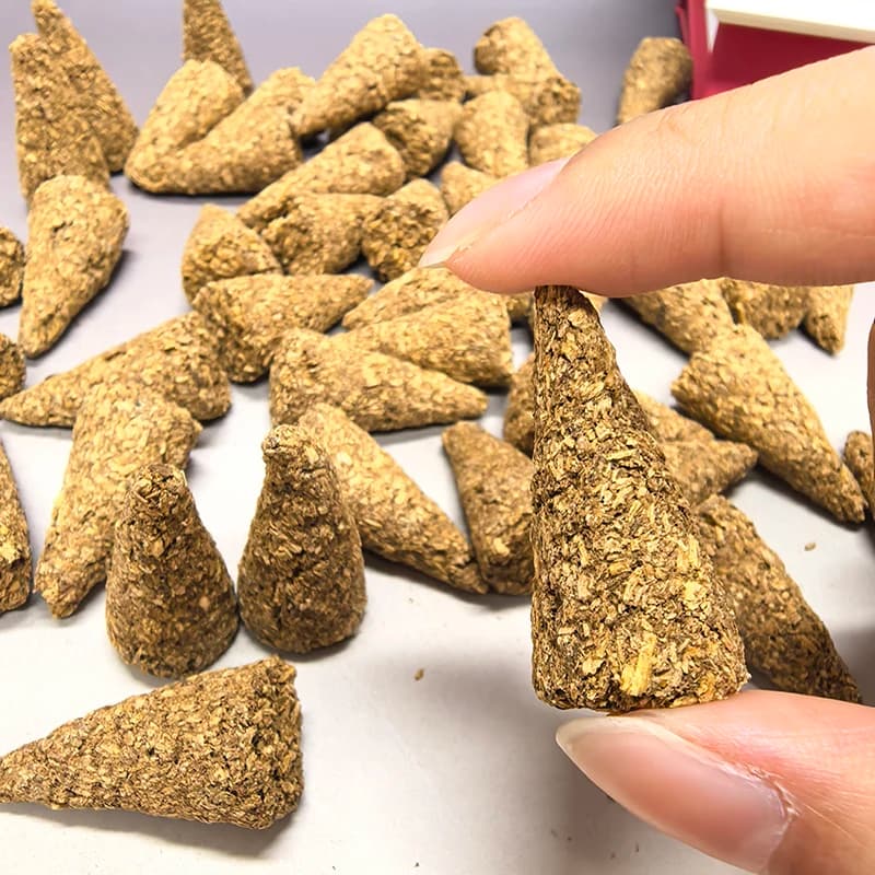 50PCS premium Palo Santo /White Sage fragrance cones, handmade, suitable for yoga meditation, reading and home office decoration