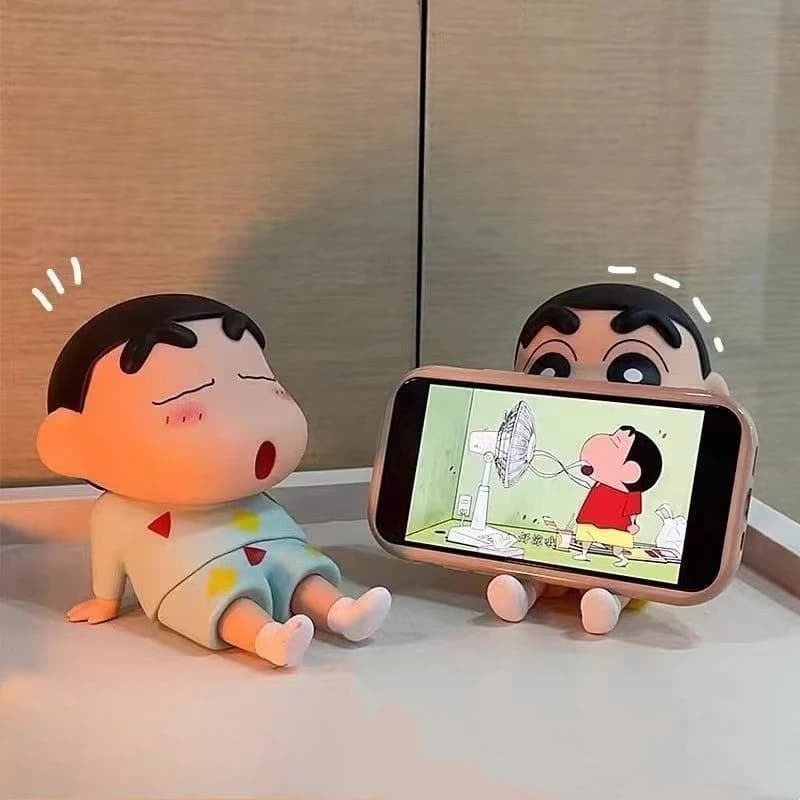 Crayon Shin-chan Japanese anime phone holder, lazy figurine, desktop decoration, anime trendy toy figure model, cute gift