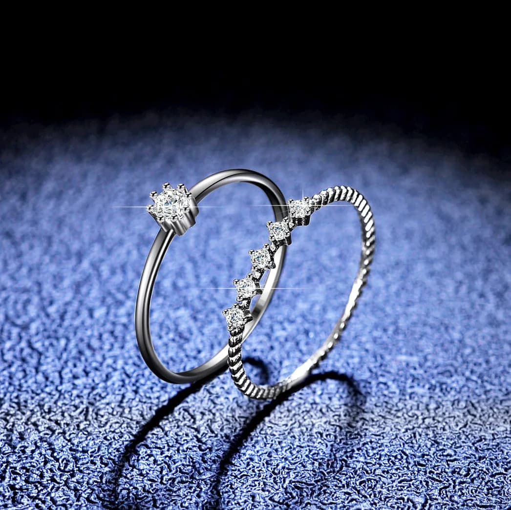 Anello Moissanite intarsiato in oro 18 carati Anello classico da donna in platino PT950 con diamanti a fila piccola