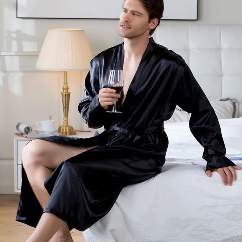 Plus Size 3XL Uomo Accappatoio lungo Indumenti da notte Nero Sposo Abito da sposa Primavera Estate Indumenti da notte Indumenti da notte Raso allentato Abbigliamento per la casa