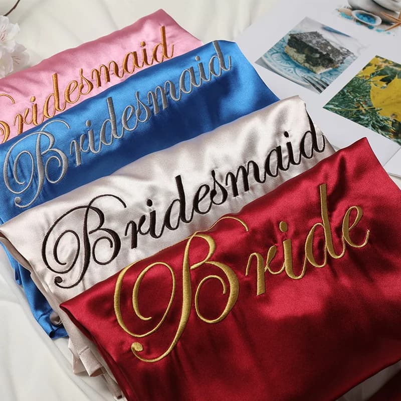 Ricamo Matrimonio Sposa Abito da damigella d'onore Regalo Elegante Kimono in raso Accappatoio Abito da notte Intimo sexy Lingerie Abito da casa