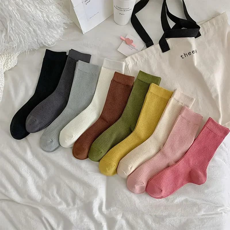 Calzini da donna in tinta unita Calzini casual in cotone traspirante Harajuku Streetwear Calzini sportivi Calzini bianchi neri per ragazze della scuola di moda