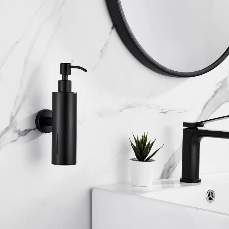 Dispenser di sapone liquido in acciaio inossidabile, con pompa in metallo nera per lavabo, dispenser da banco per sapone mani e lozione per hotel