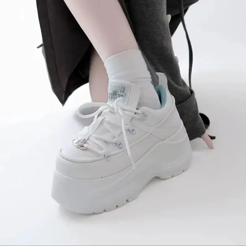 Scarpe Casual Originali per Studentesse, Stile Punk con Suola Spessa, Scarpe Sportive Casual da Donna in Bianco e Nero