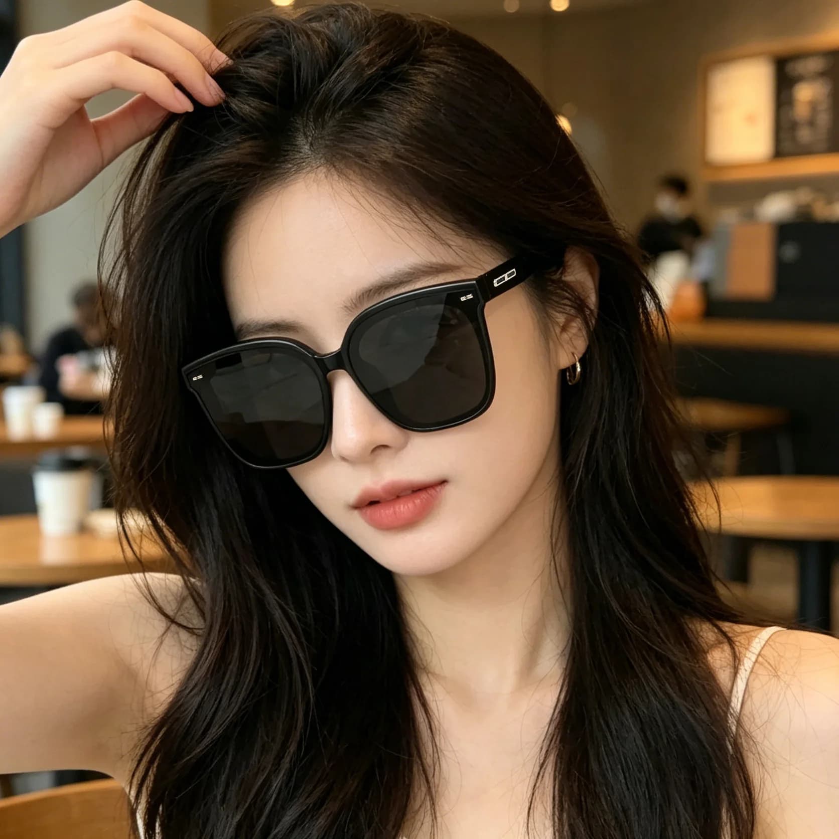 New fashionable UV-proof sunglasses, simple sunscreen, men's driving sunglasses, small face, high-end sunglasses for women
