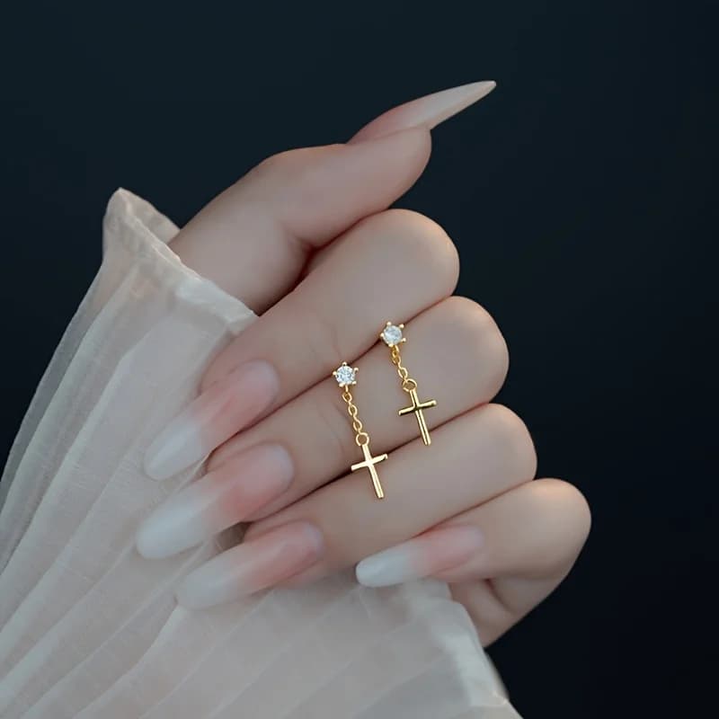 Orecchini a perno con crocifisso a catena scintillante, stile lusso alla moda da donna, design unico di nicchia, orecchini delicati adatti per l'uso quotidiano e feste