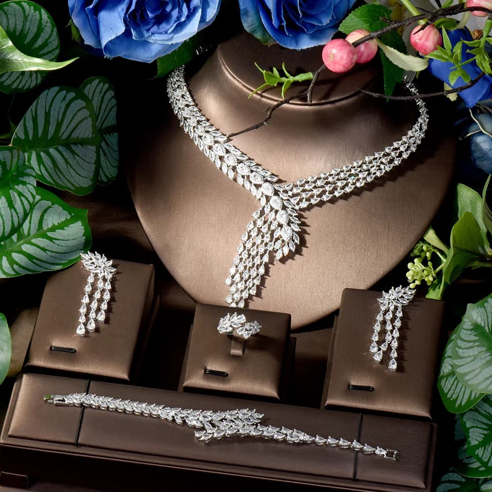 HIBRIDE Collana lucida Orecchini Set premium di lusso leggero Set di ossido cubico Accessori per abiti da cerimonia nuziale in pietra S-240