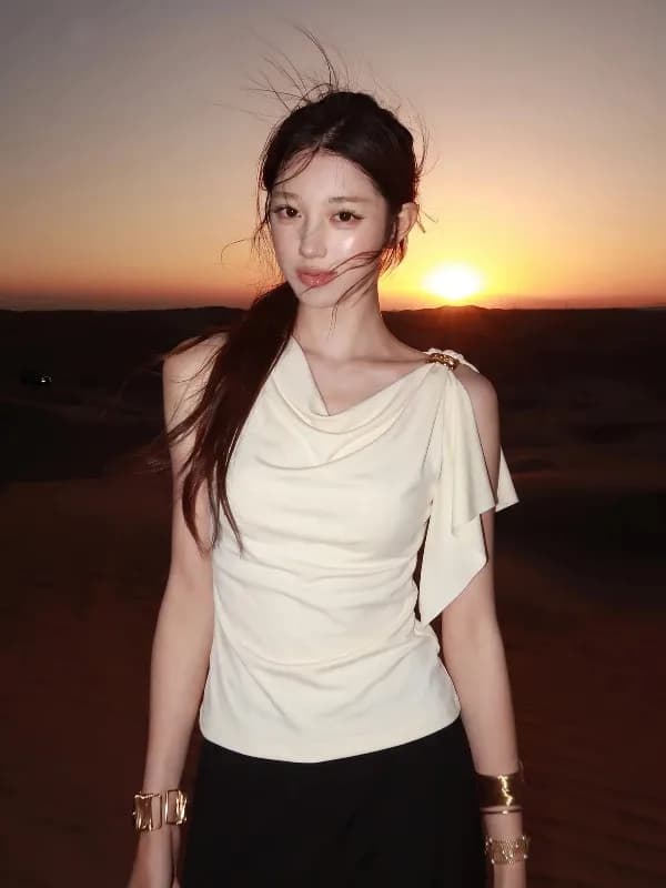 plus Size Metal Buckle T-Shirt Shoulder Bared Slim Fit High Quality Design Korean Style Commute Fashion Ladies' Summer Top