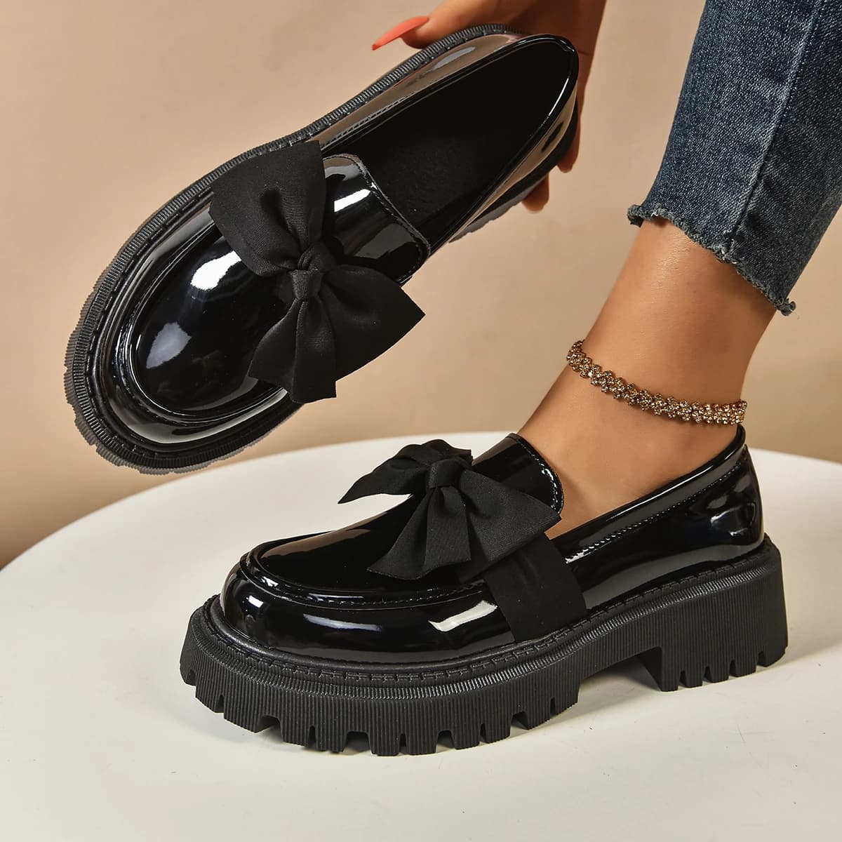 2025 Mocassini da donna Slip on Mary Jane Scarpe da donna Primavera Punta tonda Solid Butterfly Chunky Tacchi bassi Scarpe casual Zapatos De Mujer