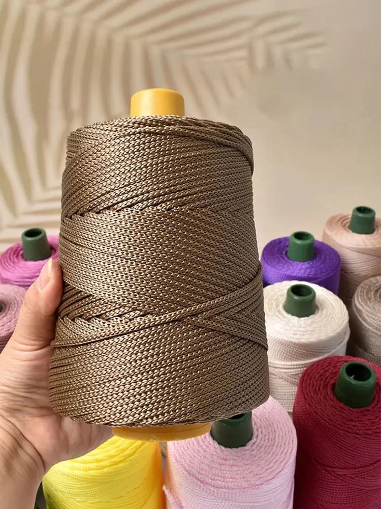 New Light Yarn in Outdoor Ice Silk, Ideal for Sun Hats, Bags, Shoes, Cushions, Craft Cords and Crochet Works