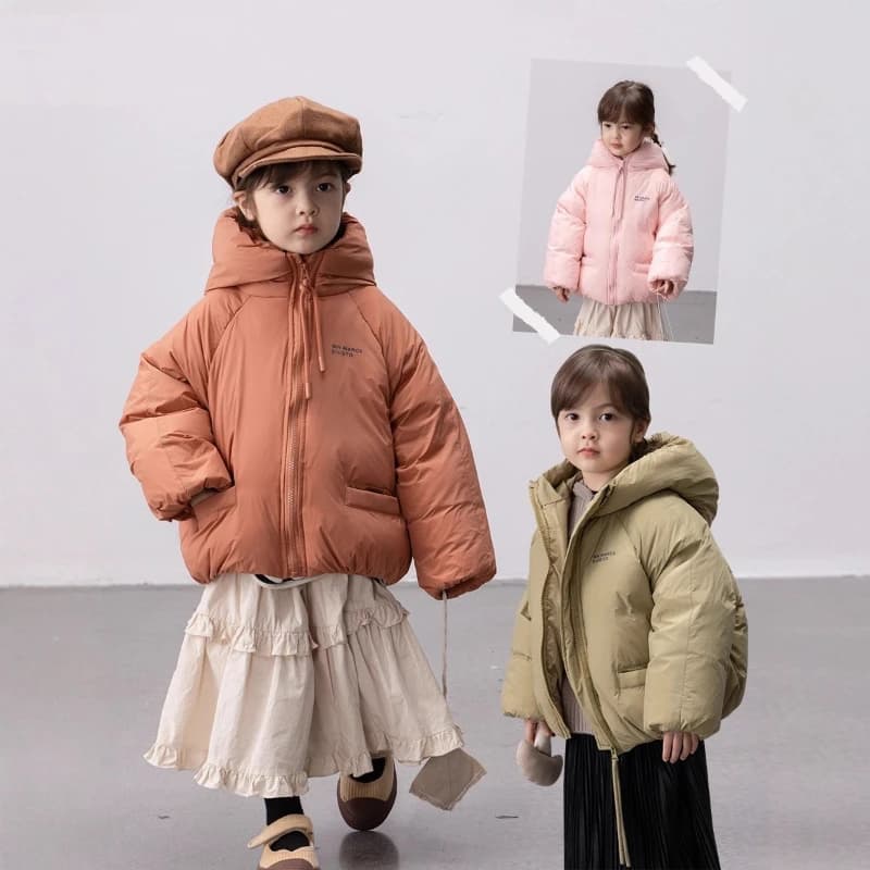 Giacca con cerniera corta e spessa resistente al freddo con cappuccio per bambini scontata di vendita calda 2025