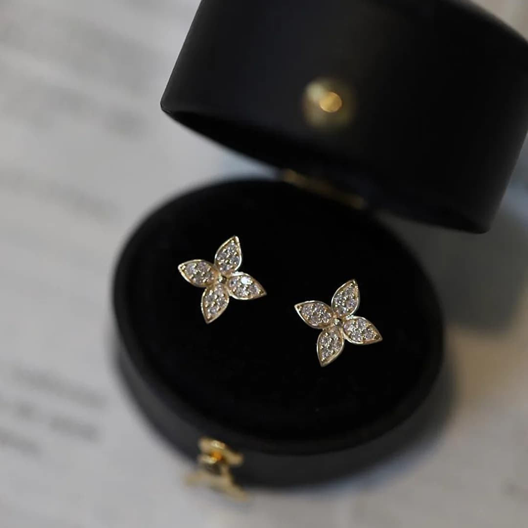 Light luxury small and fresh flower earrings for women exquisite and High quality diamond inlay earings stud daily jewelry gifts