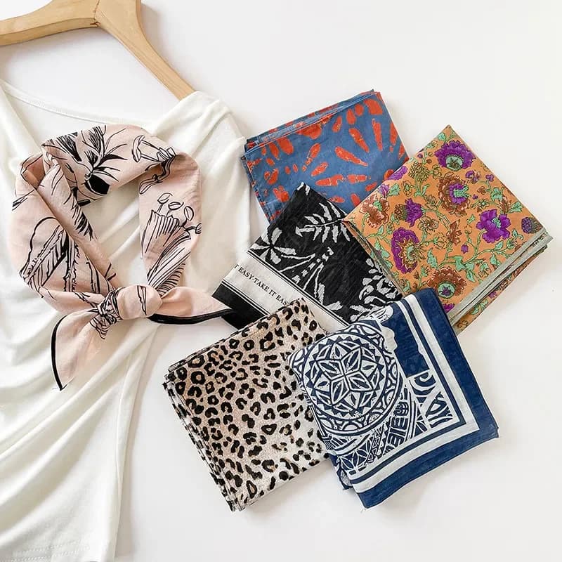 2026 Ethnic Style Cotton Square Scarf Retro Printed Silk Scarf Fashion Pastoral High-End Floral Headdress French Headscarf