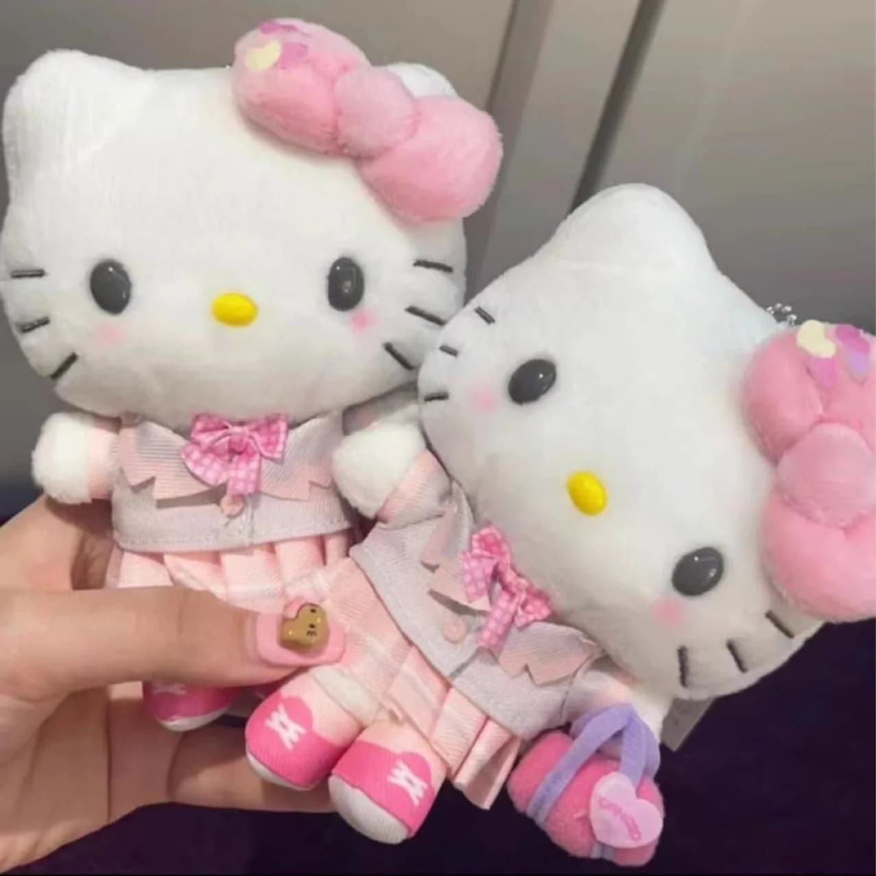 Hello Kitty Kawaii Heisei University Series Anime Animali di peluche Peluche Bambola Giocattolo compagno Regalo di compleanno per bambini