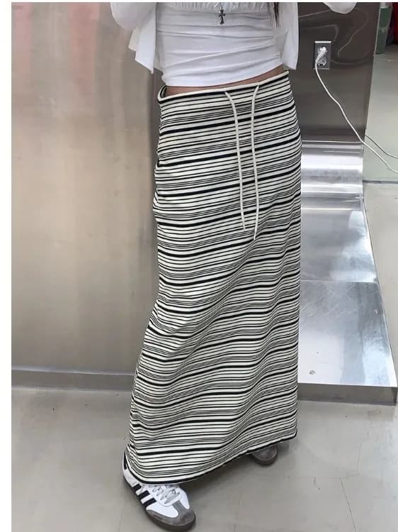 Nuova Collezione Primavera: Gonna Midi da Donna a Righe Morbide e Drappeggiate, Design alla Moda, Gonna Lunga Versatile Stile Coreano per il Lavoro