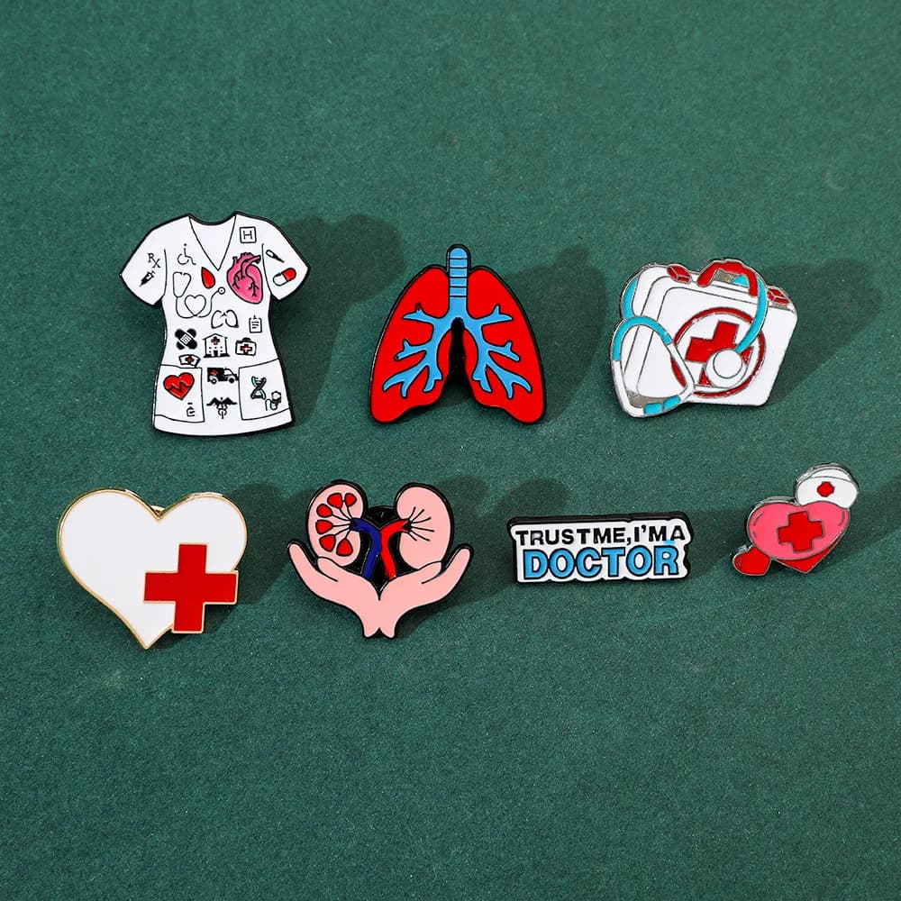 Medical Spill Stethoscope Ambulance First aid kit Metal badge Small gifts Wholesale bags pins for backpacks Backpack