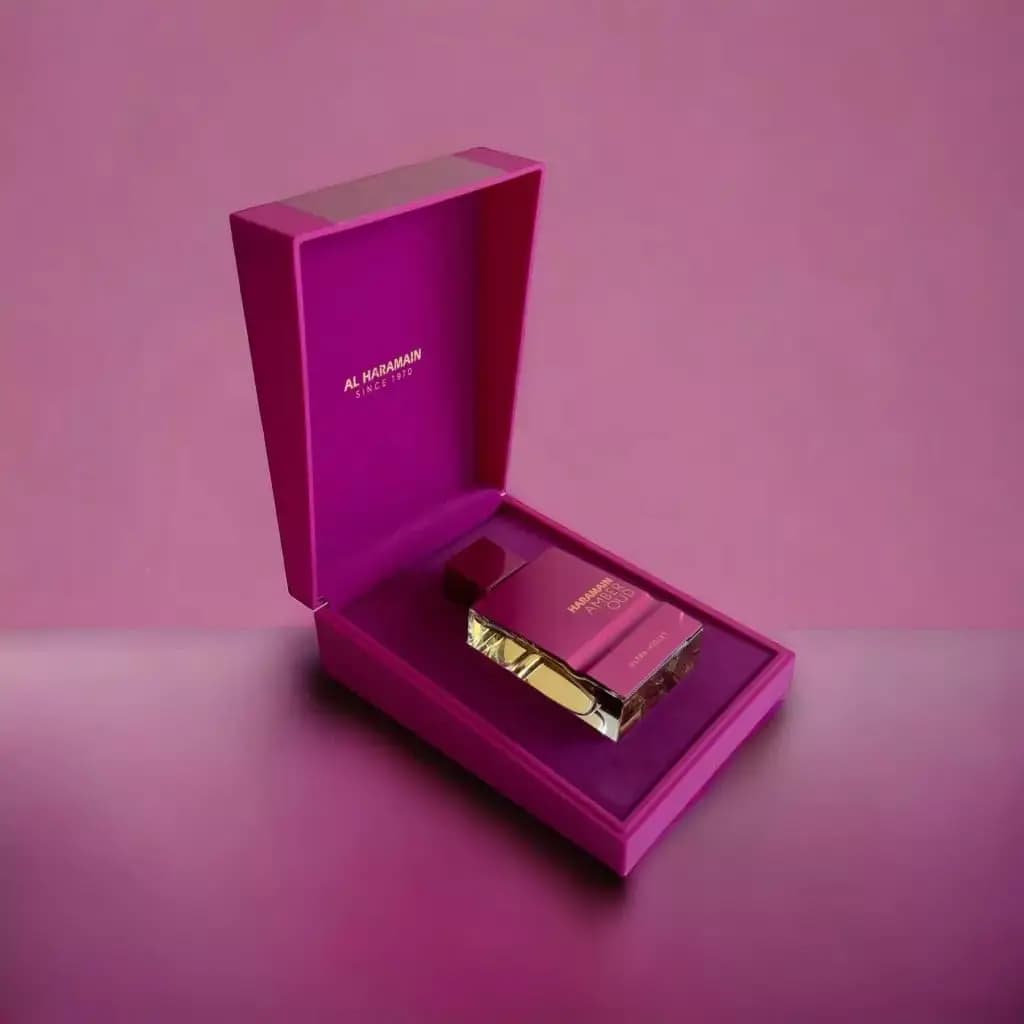 Profumo spray da donna Al Haramain Amber Oud Ultra Violet, 2.0 oz., floreale, legnoso, muschiato, con note di quercia e patchouli.