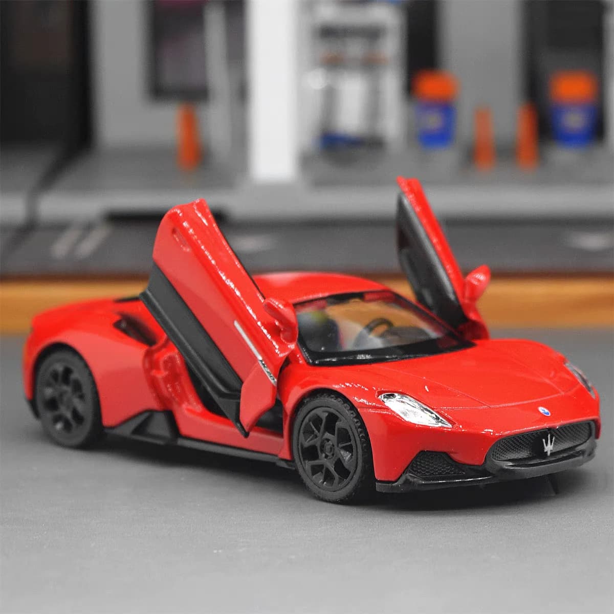 Maserati MC20 Supercar Simulazione Diecast e Veicolo giocattolo Tirare indietro Auto RMZ città 1:36 Collezione in lega Modello Regali per i bambini