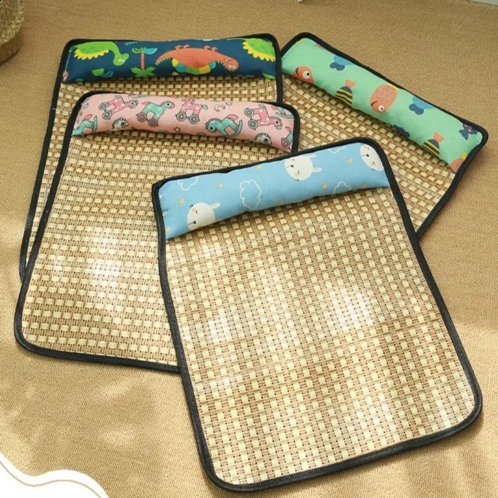 Tappetino Rinfrescante per Animali Domestici in Rattan Intrecciato con Motivo Cartone Animato, Antiscivolo, Traspirante, con Cuscino, per Gatti e Cani, per Gabbia, Letto e Viaggi in Auto