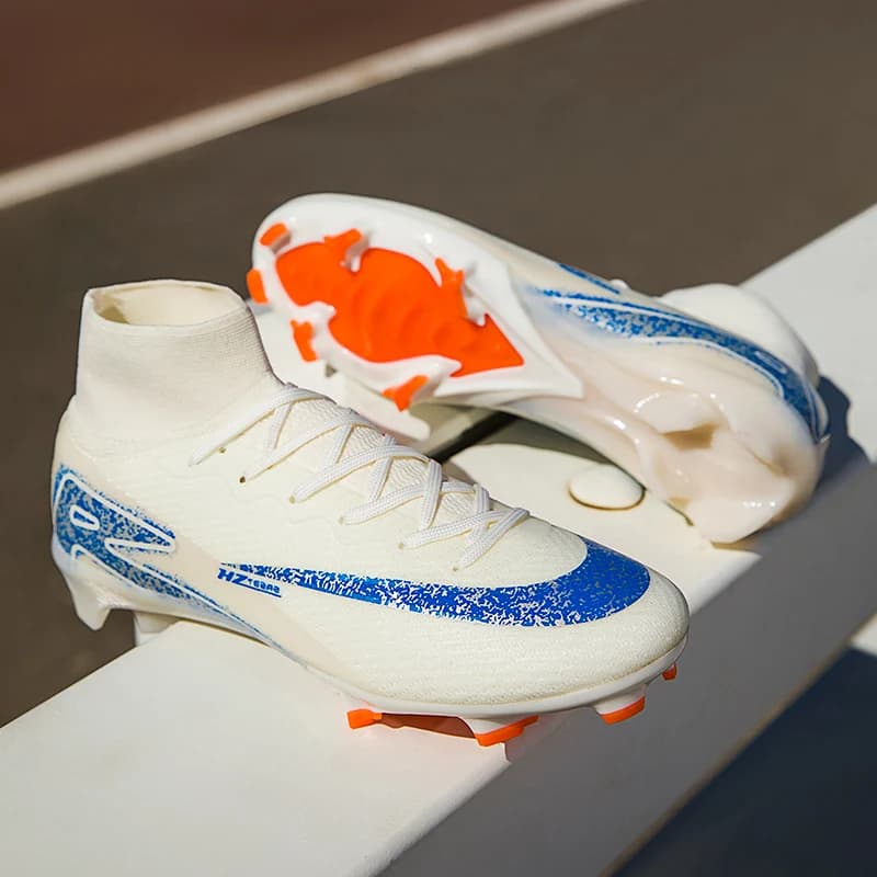 Tacchetti da calcio per uomo e donna Scarpe da calcio indoor per erba unisex Scarpe da calcio alte FG TF alla caviglia Scarpe da allenamento sportive per giovani