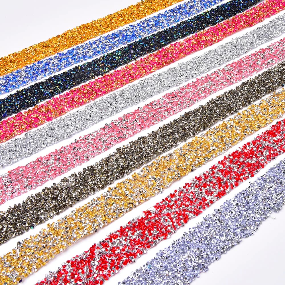 Offerta Speciale: Striscia di Strass da 3cm, 1 Metro, Termoadesiva, per Decorazione Fai-da-Te di Abbigliamento, Cinture, Scarpe e Borse