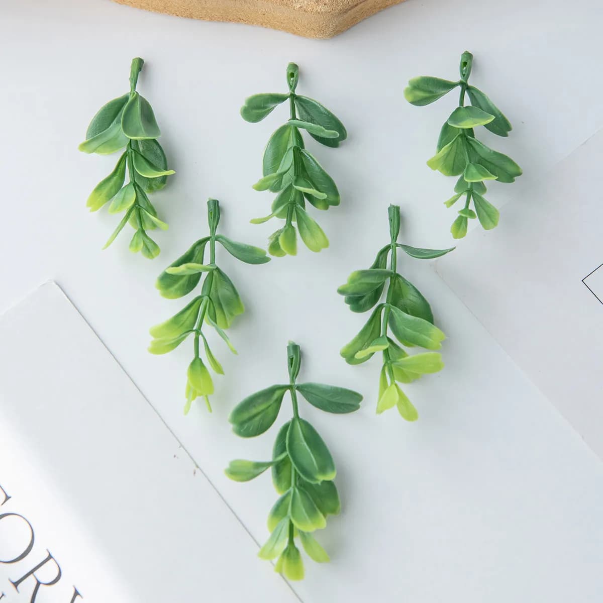 Hot Sale Artificial Plant Sheets Hot Sales Festival Party House Garland Wedding Decoration Garden Wall Decoration Accessories Gift DIY for Vacation