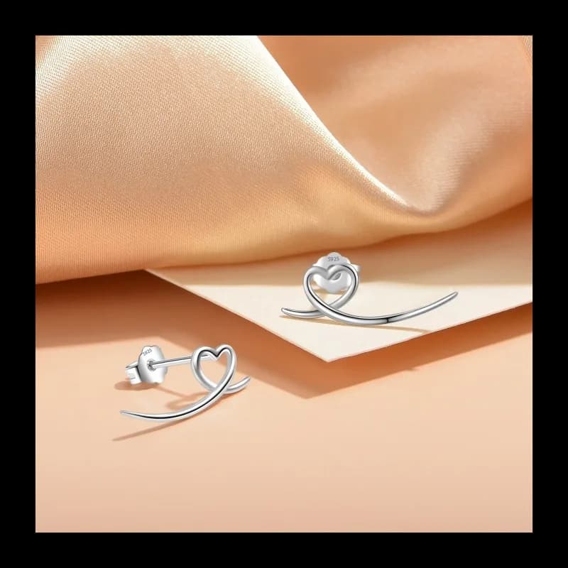 Orecchini a bottone con cuore geometrico dal design di nicchia Orecchini a bottone eleganti squisiti di lusso leggeri e alla moda