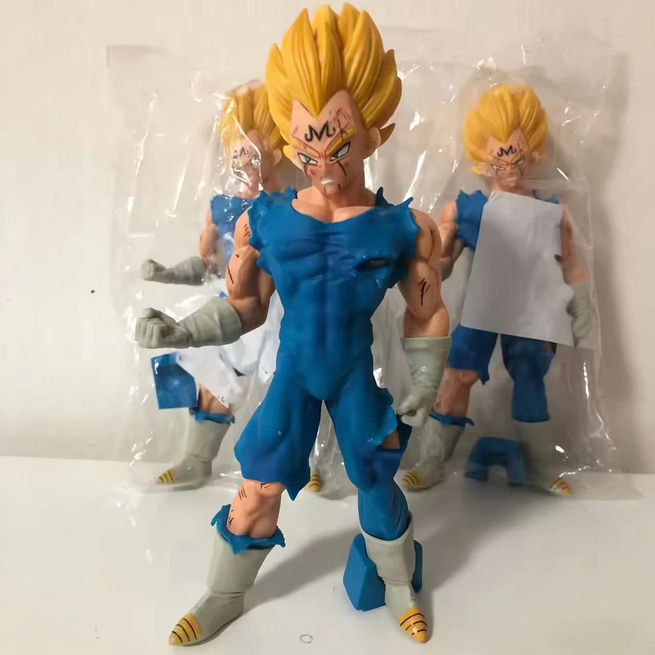 Figura Anime Dragon Ball Super Majin Vegeta 20cm con 4 Teste e Luce LED, Modellino Ultra Ego, Giocattolo da Collezione, Ornamento per Libreria