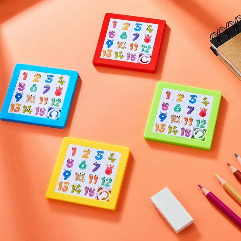 1 Pezzo Puzzle Scorrevole con Numeri e Lettere Cartoon per Bambini, Giochi Educativi per lo Sviluppo del QI, Premi Scolastici, Regali per Feste di Compleanno