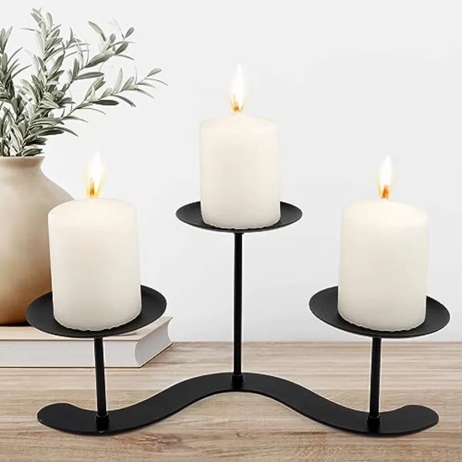 Candelabro in Ferro Nero: Centrotavola Decorativo in Metallo - Portacandele a 3 Bracci