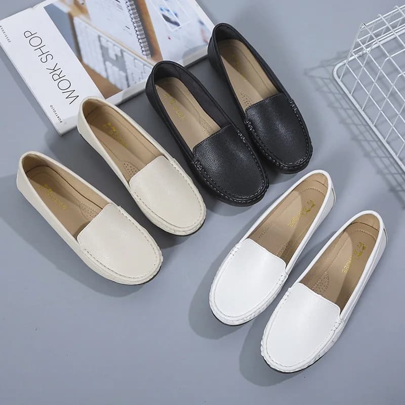 Scarpe slip on moda per donna Primavera Autunno 2025 Nuovo slip coreano su mocassini da donna pigri Suola morbida Scarpe casual comode