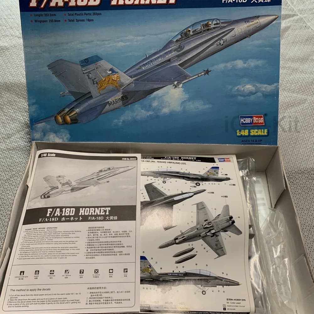 Hobbyboss Scala 1:48 US F18 F18D F/A-18D Hornet Fighter Jet Bomber Kit modello in plastica