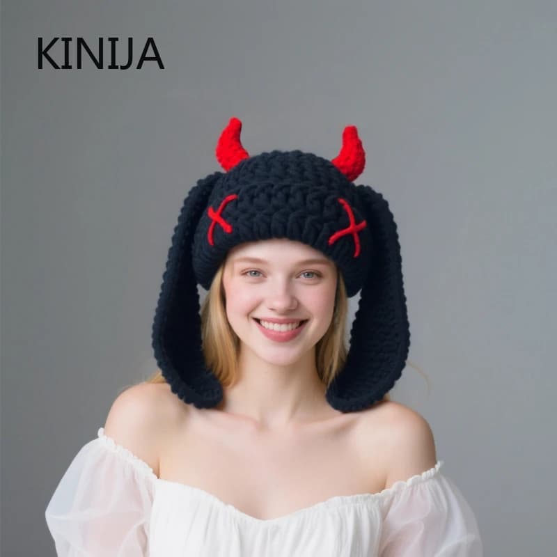 Berretto copri casco caldo con orecchie lunghe Berretto lavorato a maglia Y2K per donna Cappello invernale versatile divertente pullover da uomo Cappello freddo Punk gotico