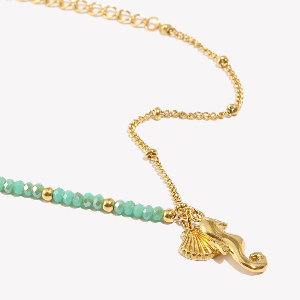 EBbelle Dissimmetry Bracciale con ciondolo cavalluccio marino con perline di colore verde Bracciale in acciaio inossidabile placcato oro 18 carati Gioielli chic da spiaggia estiva