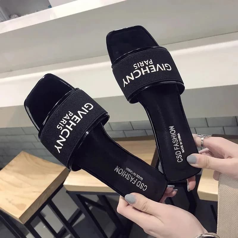 Women's Slippers Brand Summer Sandals 2025 Outdoor Fashionable Women's Slippers Casual Party Beach Swimwear Beach Slippers
