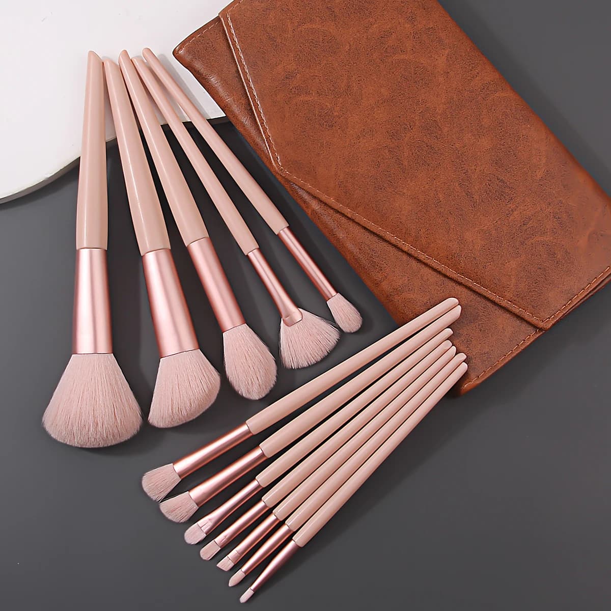 13-piece multifunction makeup brush kit with PU bag, hairs that do not detach for an impeccable application, ideal for beginners and makeup lovers