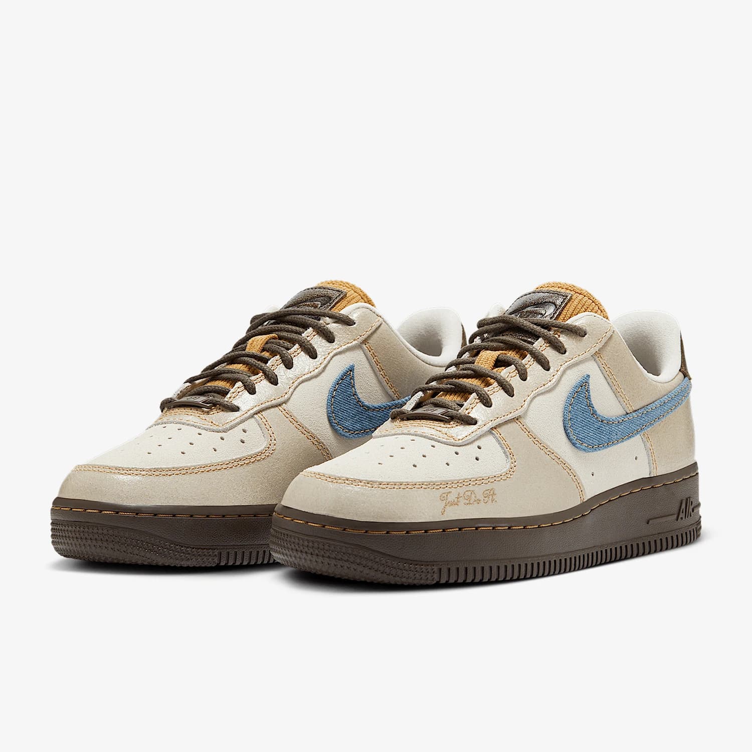 Scarpe da ginnastica classiche durevoli con suola spessa Nike Air Force 1 da donna HQ3458-142