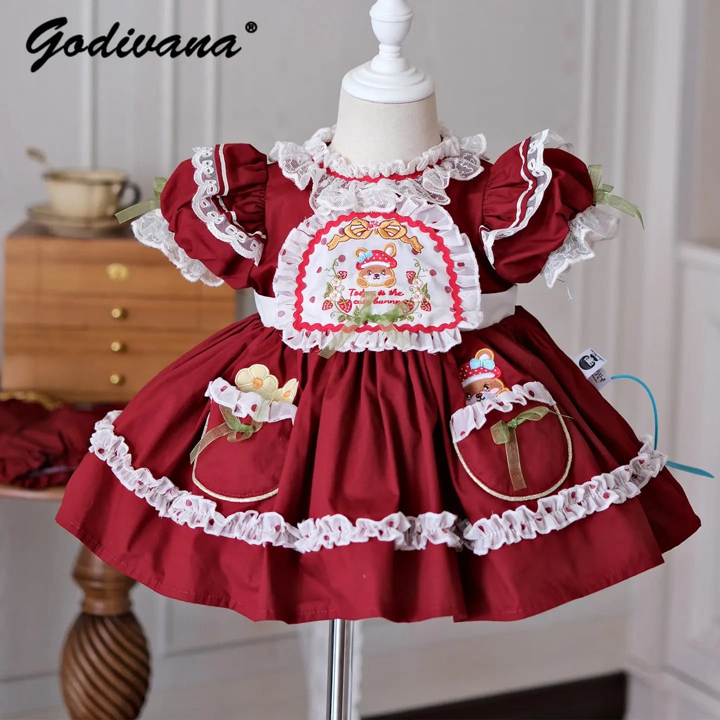 Originale Dolce Abito Estivo per Bambine, Nuovo Set Lolita con Ricamo a Orsetto, Collo in Pizzo, Maniche a Sbuffo e Bordo Arricciato per Feste