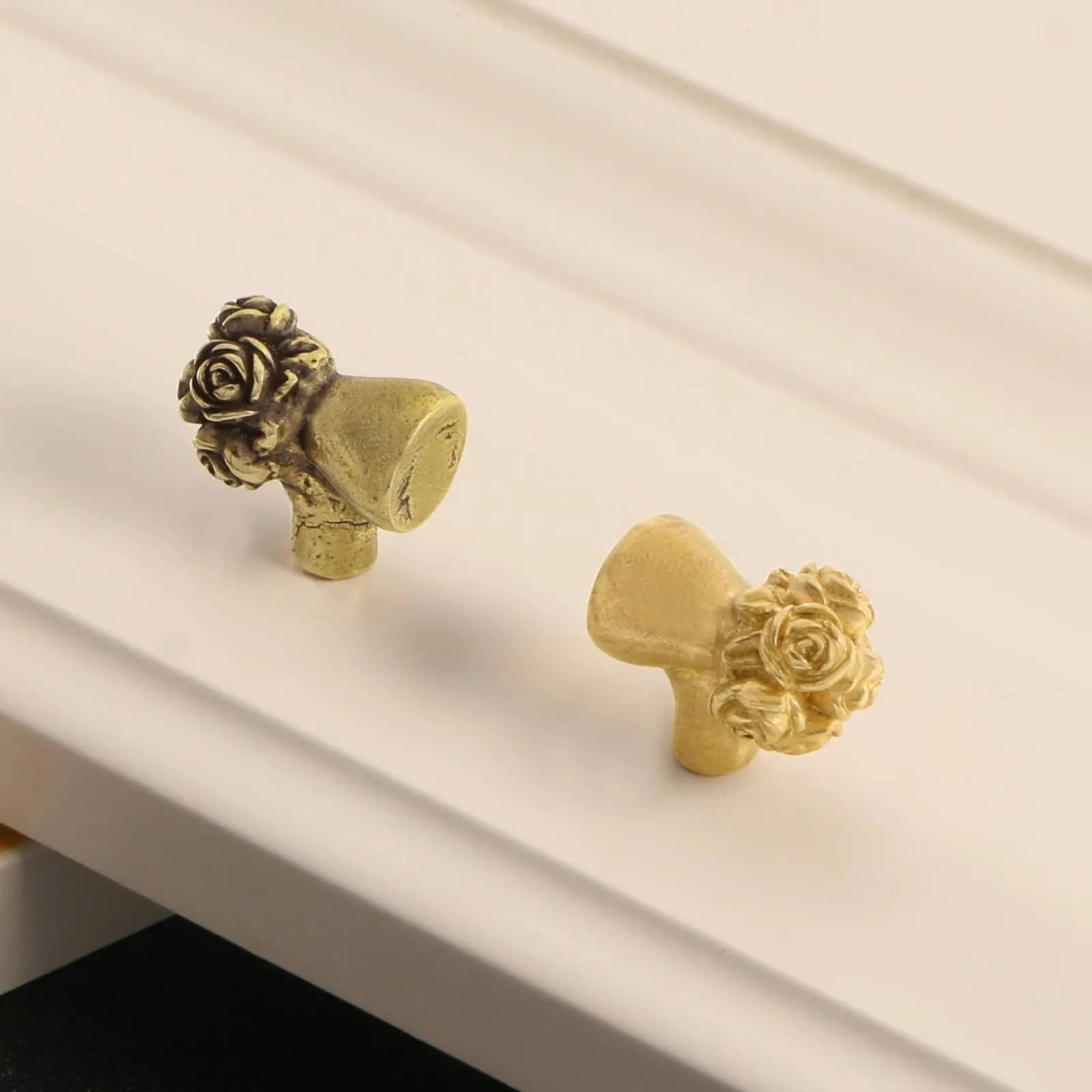 Maniglia per mobile a forma di fiore, finitura lucida, in ottone, resistente alla ruggine, stile vintage