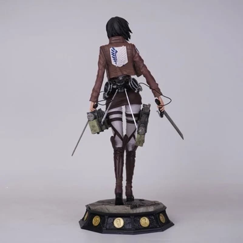 Attack On Titan Mikasa Standing Gk Pvc Figure 30cm Statua Modello da Collezione Dipinta e Finita Decorazione da Scrivania per Collezionisti di Anime