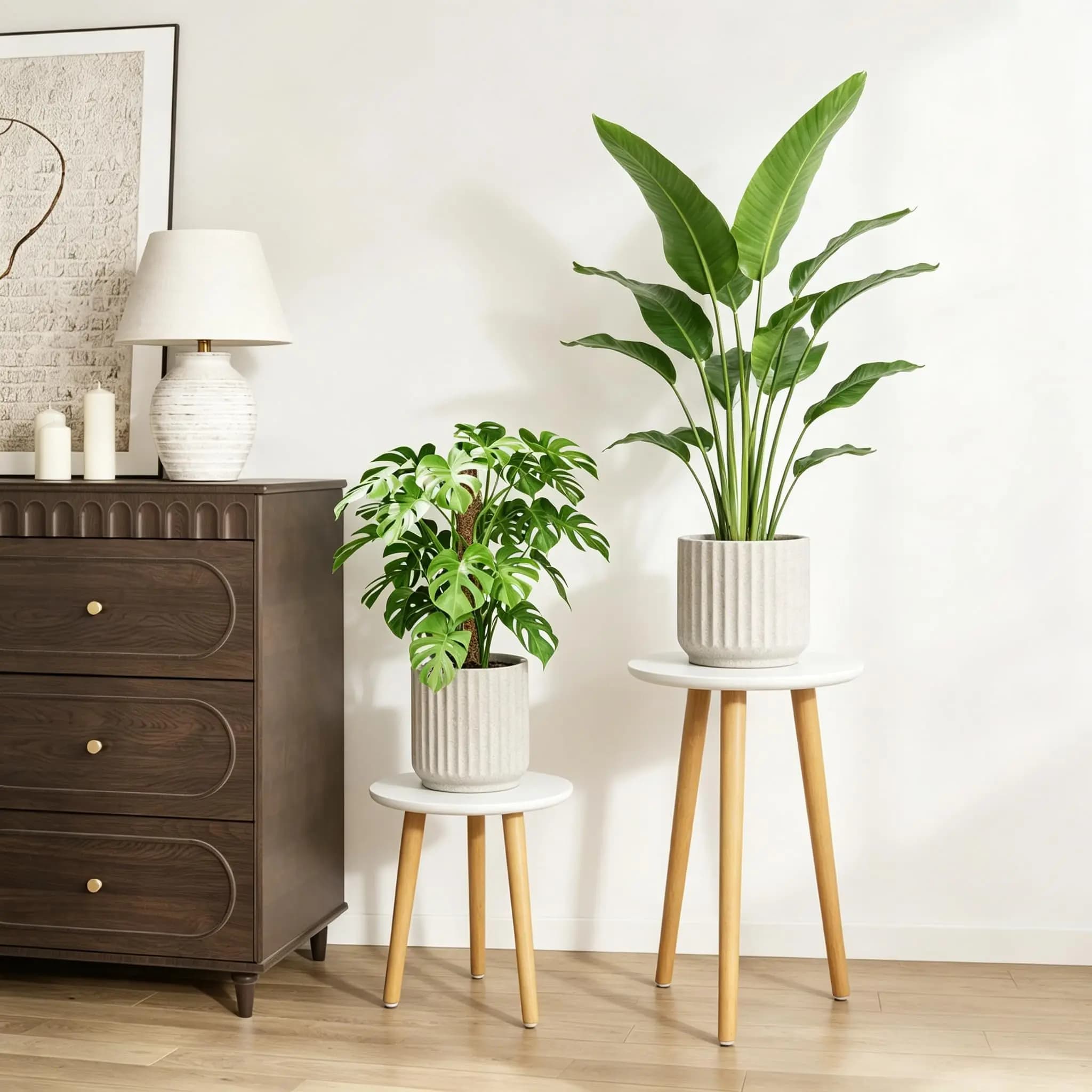 Moderno supporto per piante in legno bianco a treppiede per piante da interno grandi e piccole