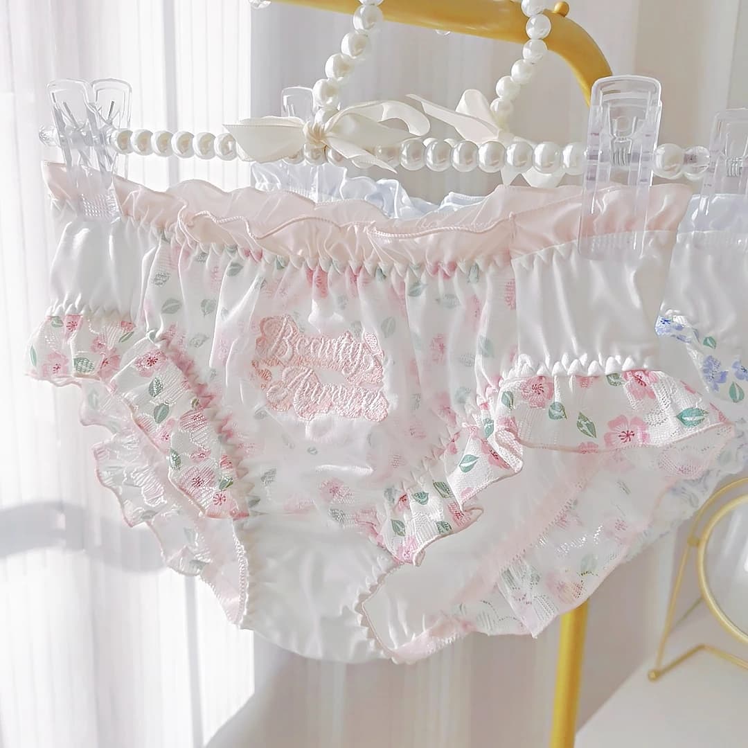 Spring Countryside Little Flower Underwear Lolita Japanese Sweet Girl Low Waist Underwear Dreamy Cute Briefs