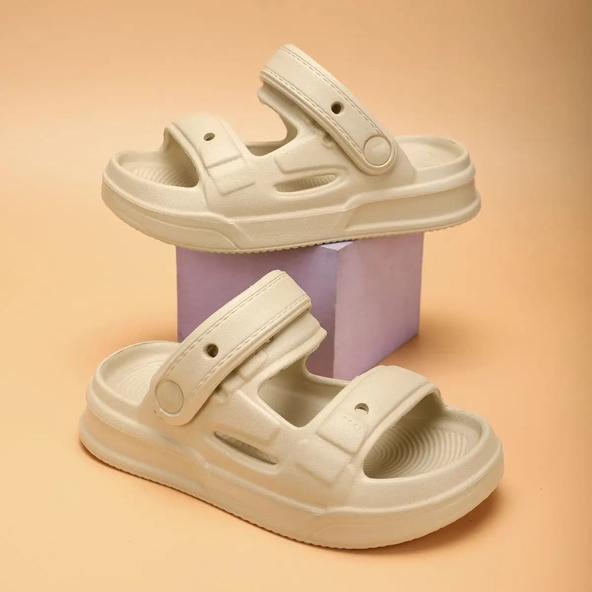 Ciabatte EVA per Bambini, Sandali Antiscivolo da Interno, Resistenti agli Odori, Asciugatura Rapida, Morbide e Confortevoli, Set Coordinato per Famiglia